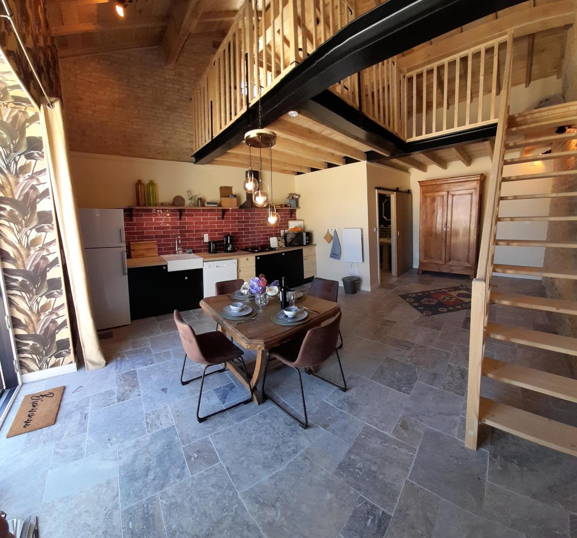 Bed and Breakfast La Galuche Angliers  Экстерьер фото